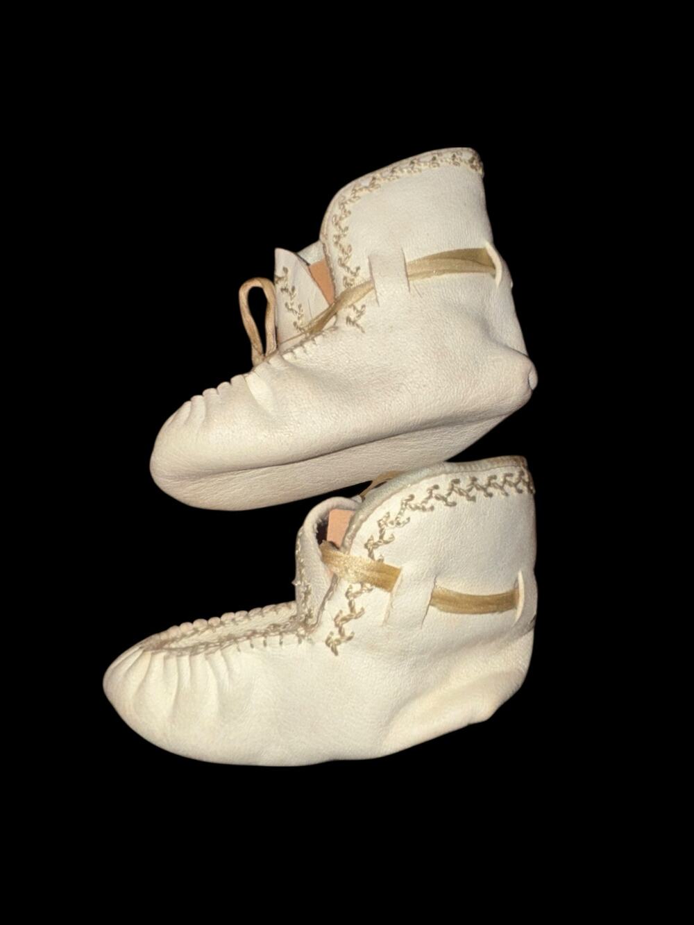 Vintage White Leather Baby Shoes in Original Box Primitive Cottagecore Decor